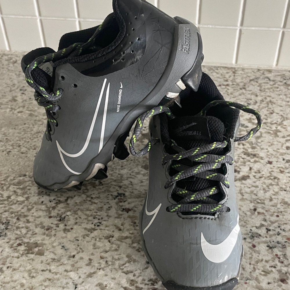 Nike diamond baseball cleats